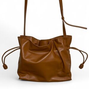 Quince Italian Leather Drawstring Pouch Crossbody Tan. New No Tag MRSP $348